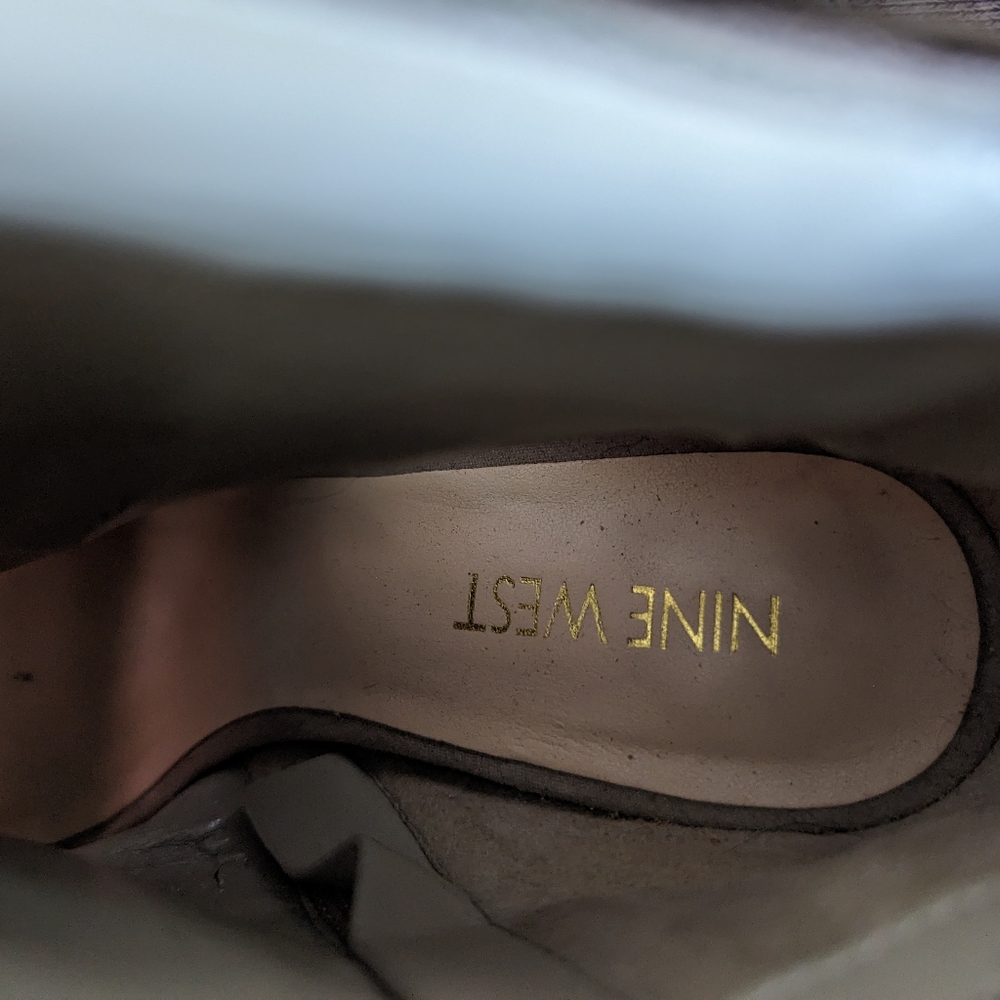 Shoes - Picture 4 of 5
